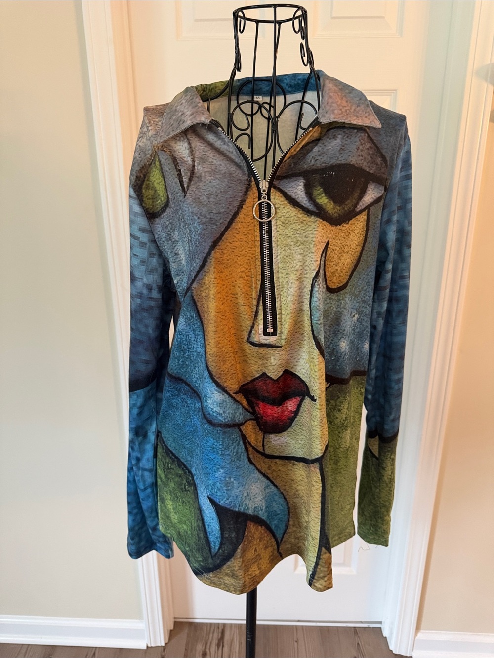 Artistic Face Print Zip-Front Tunic Top - Blue/Green